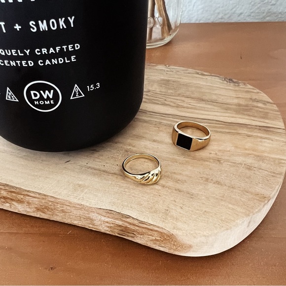 SIGNET RING SET & BOX (BLACK/GOLD) - Picture 3 of 7